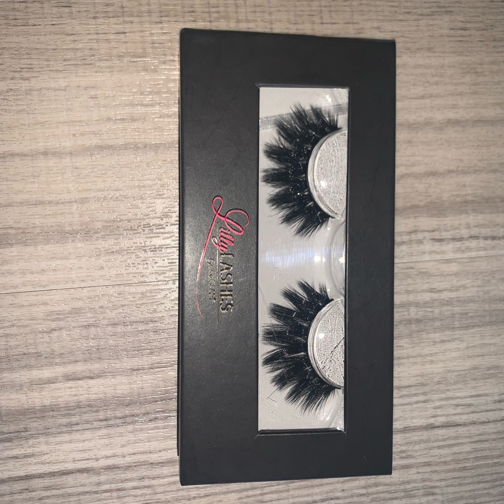 Lily lashes style Mykonos BRAND NEW
